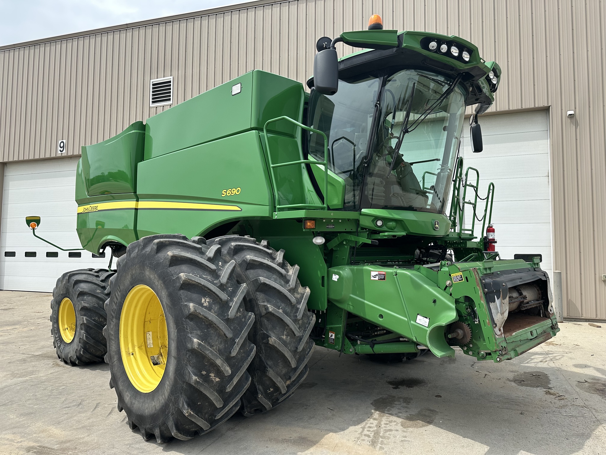 2012 John Deere S690 Image 1