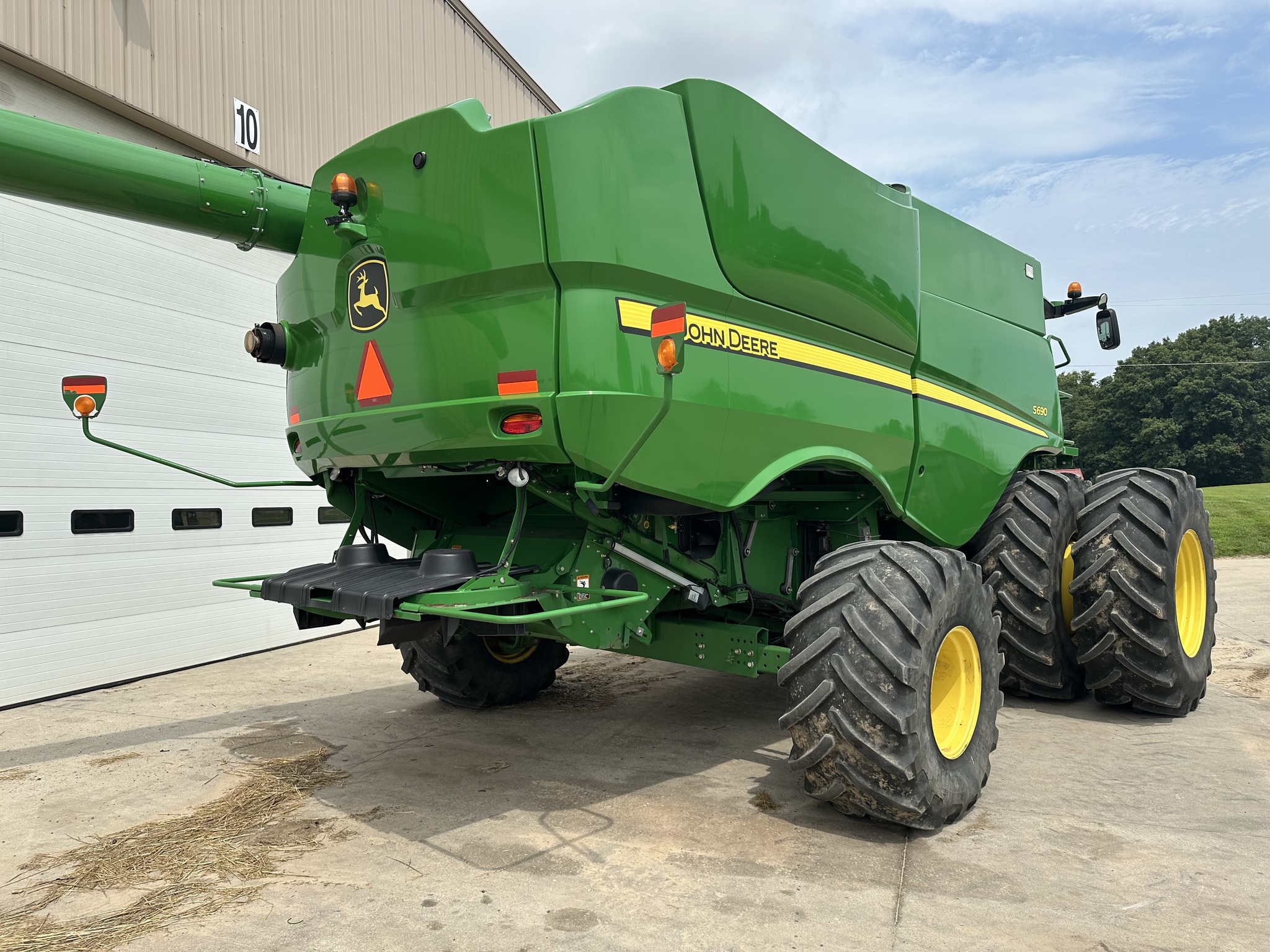 2012 John Deere S690 Image 3