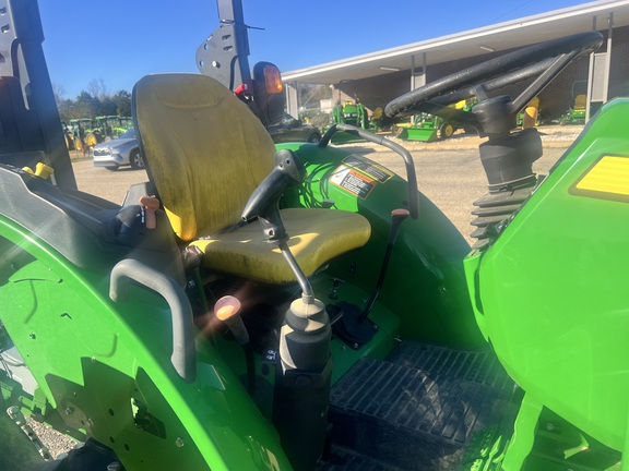 2022 John Deere 5075E Photo 6