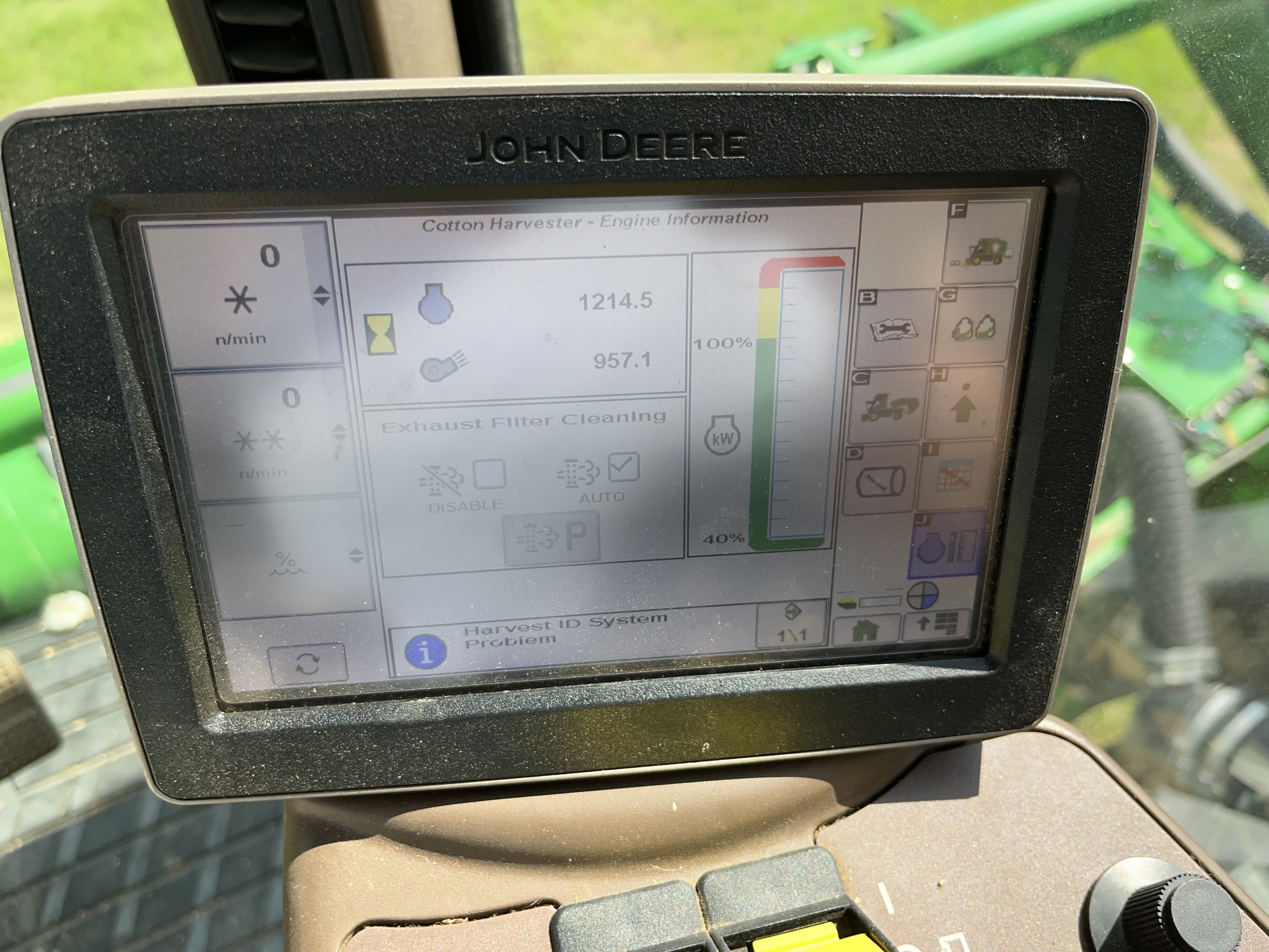 2020 John Deere CP690 Image 10