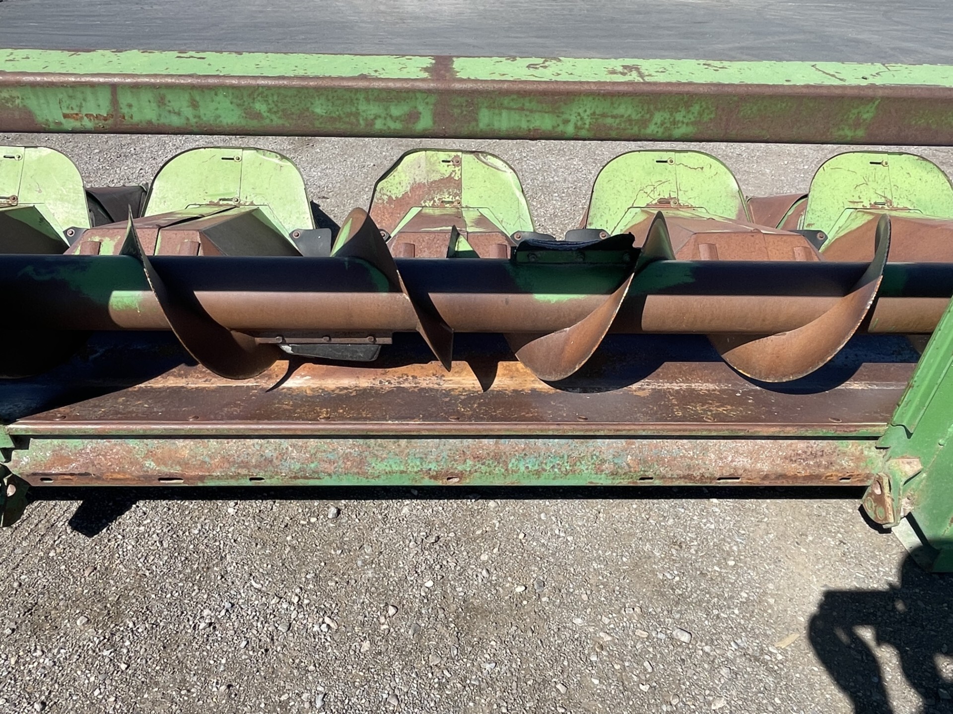 John Deere 643 Image 10