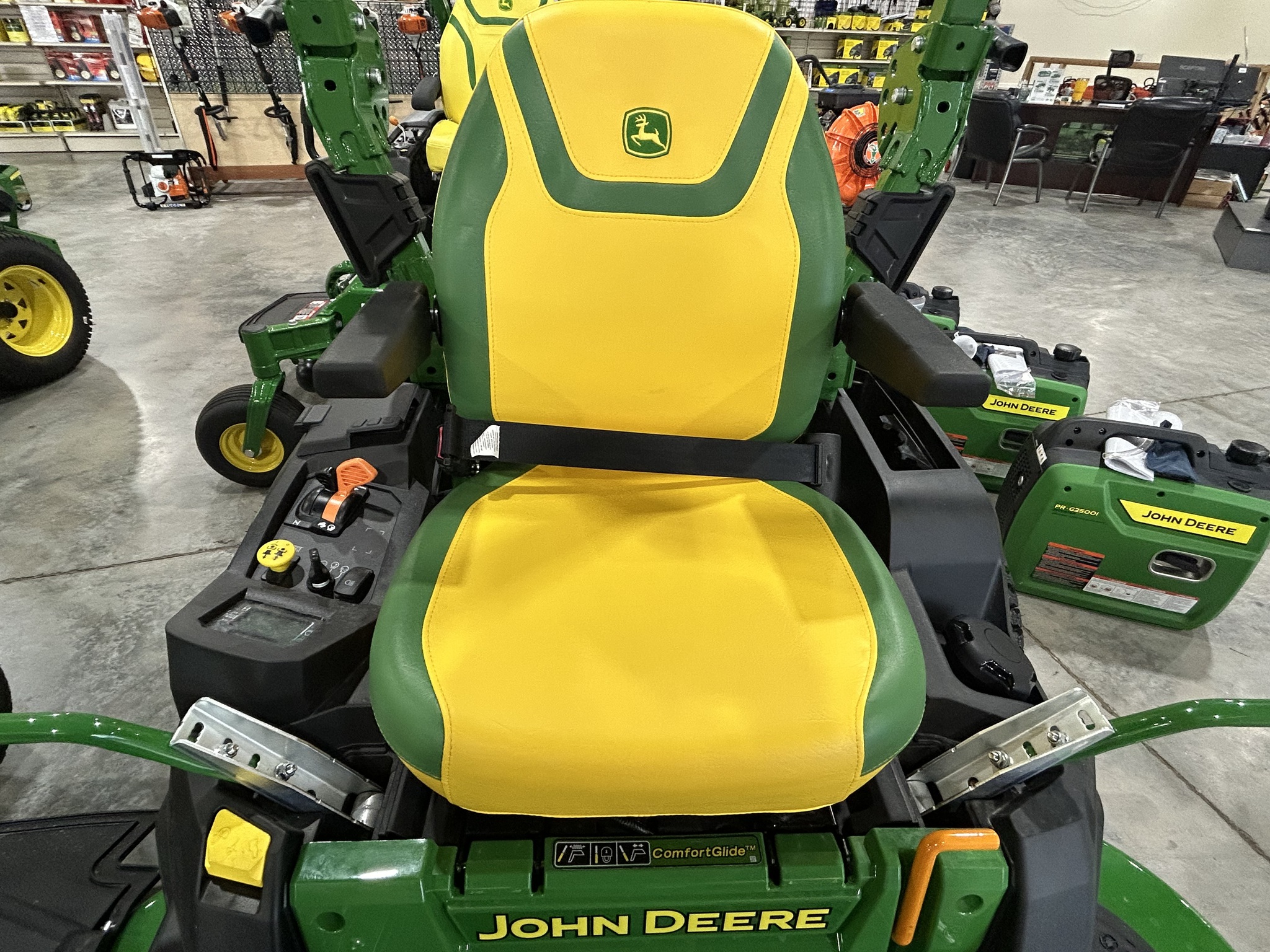 2024 John Deere Z530R Image 6