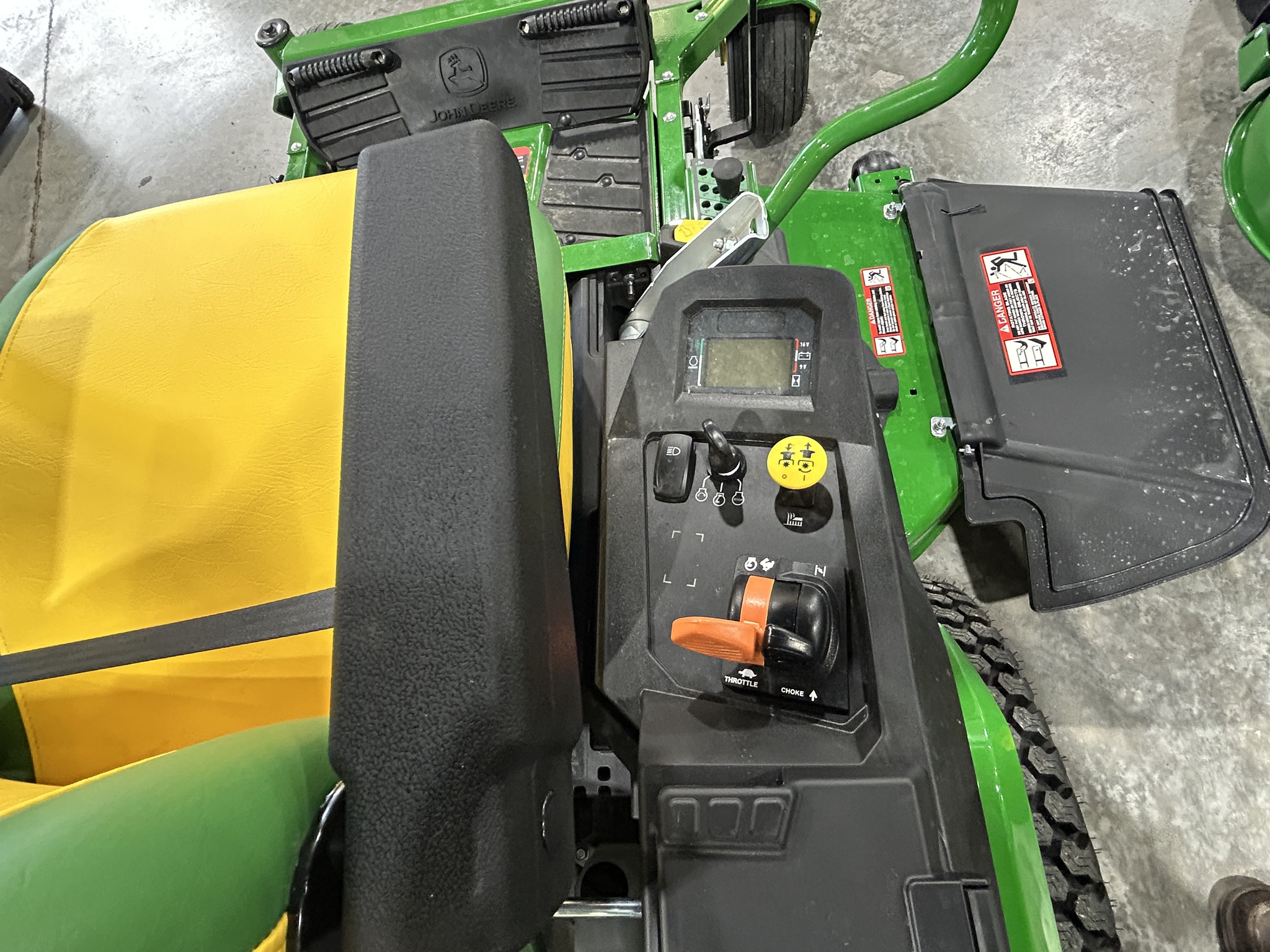 2024 John Deere Z530R Image 7