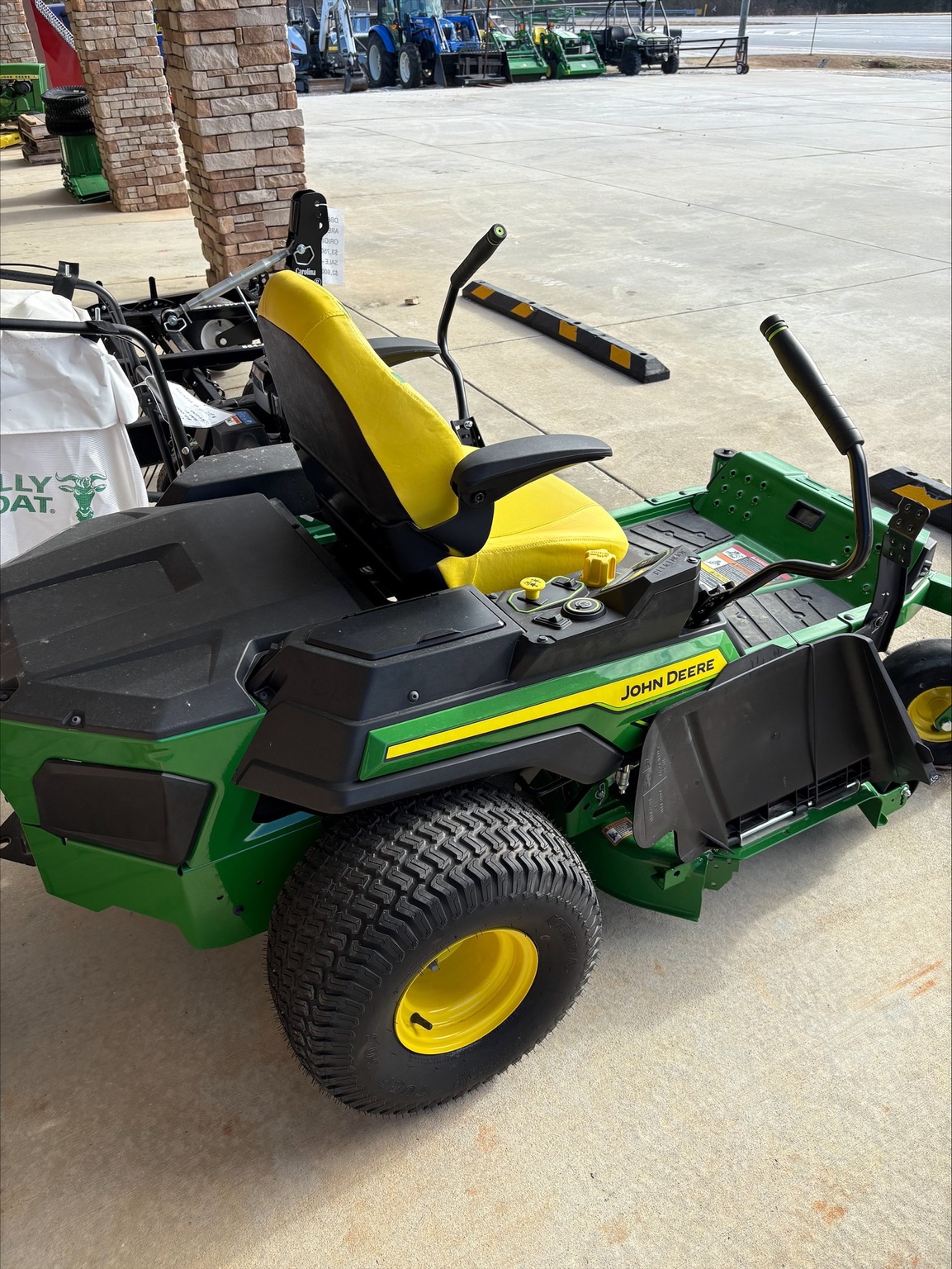 2024 John Deere Z370R 48A Electric Image 3