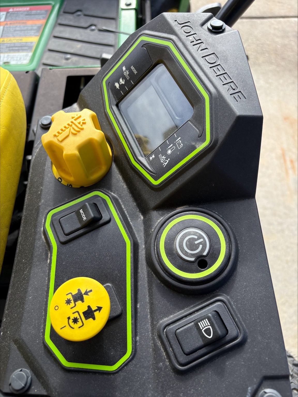 2024 John Deere Z370R 48A Electric Image 7