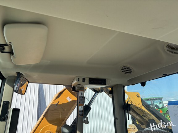 Photo of 2021 John Deere 6110M
