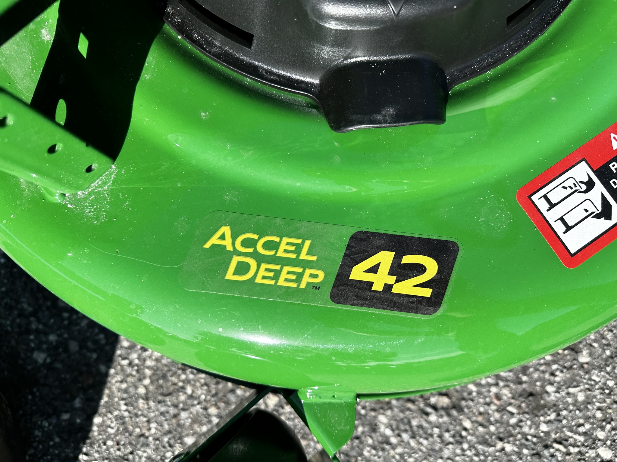 2025 John Deere Z320R Image 8