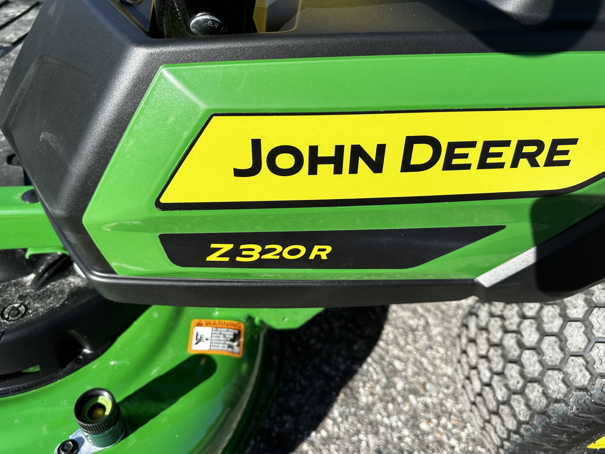 2025 John Deere Z320R Image 7
