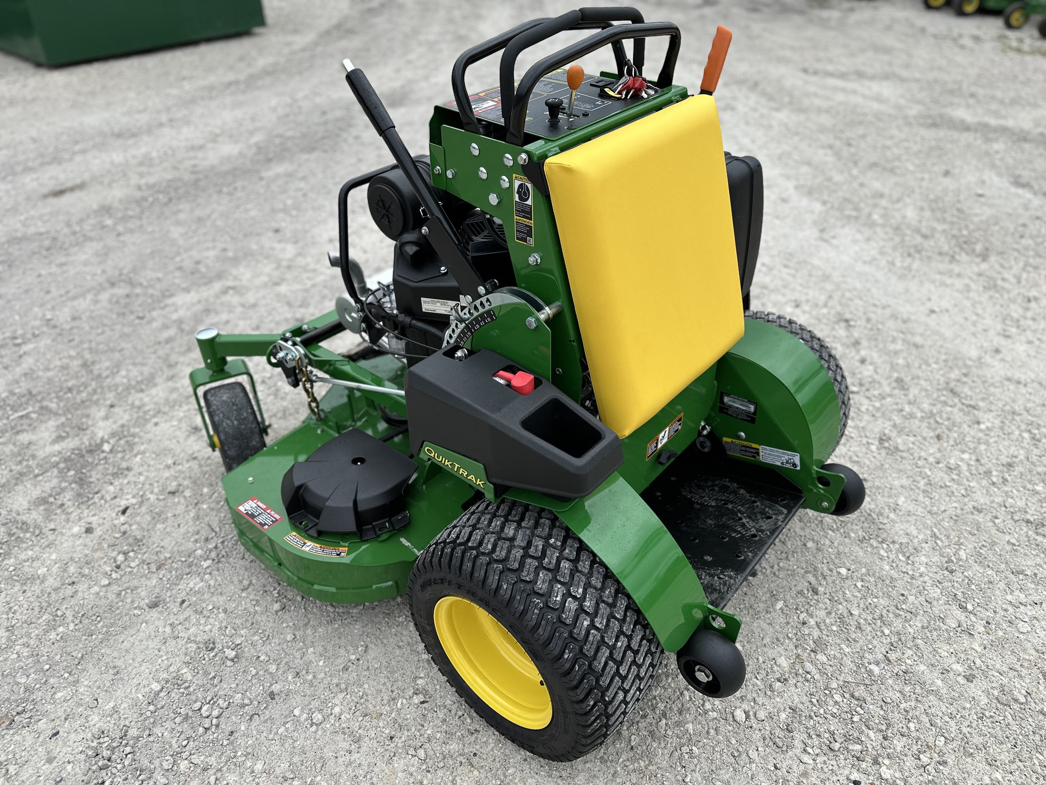 2025 John Deere Q820E Image 2