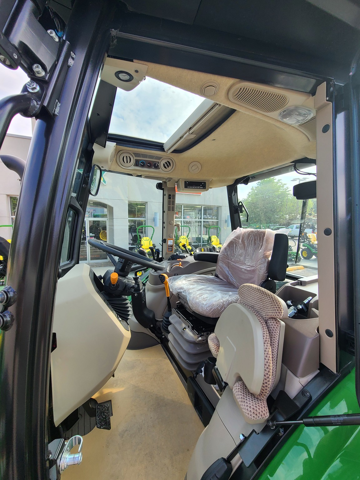 2025 John Deere 5120M Image 8