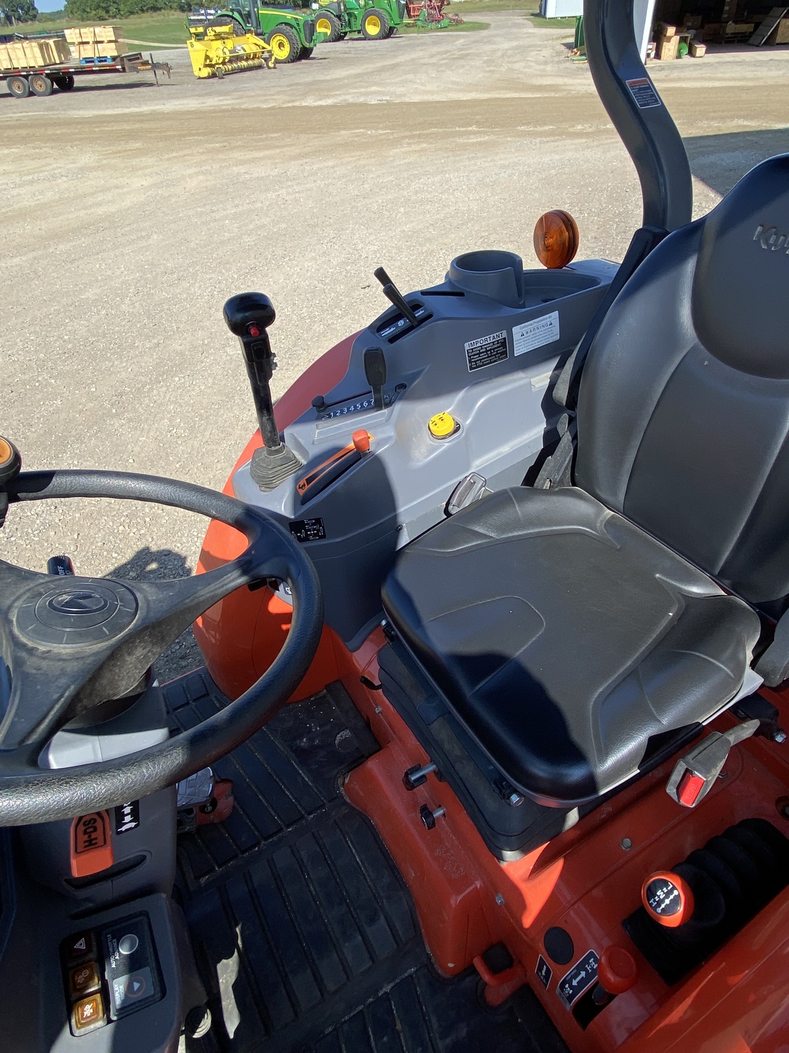 2022 Kubota L4060 Image 10