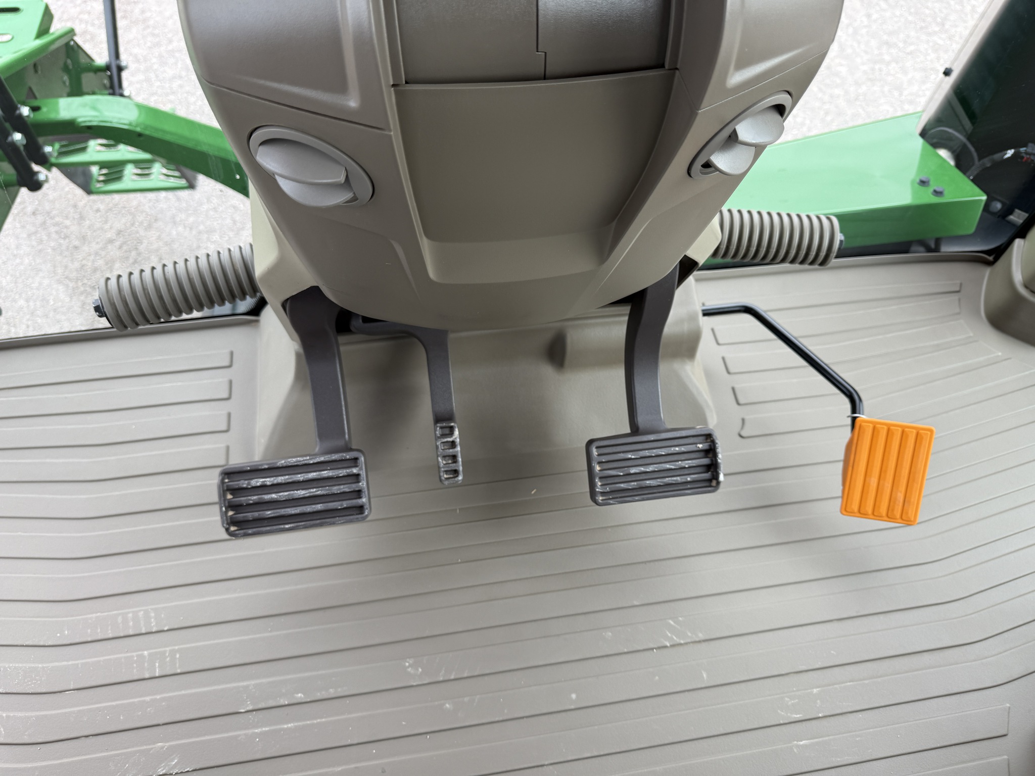 2023 John Deere 8RT 410 Image 12