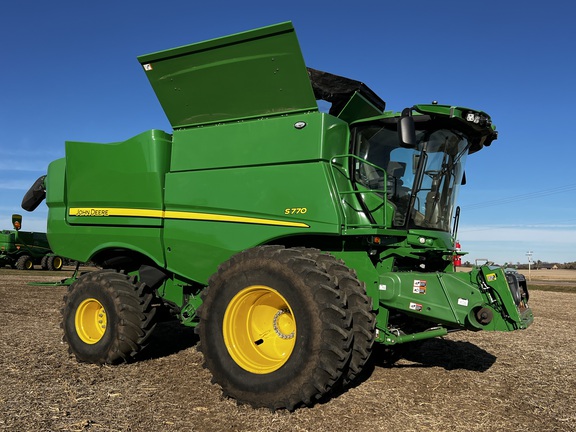  John Deere S770