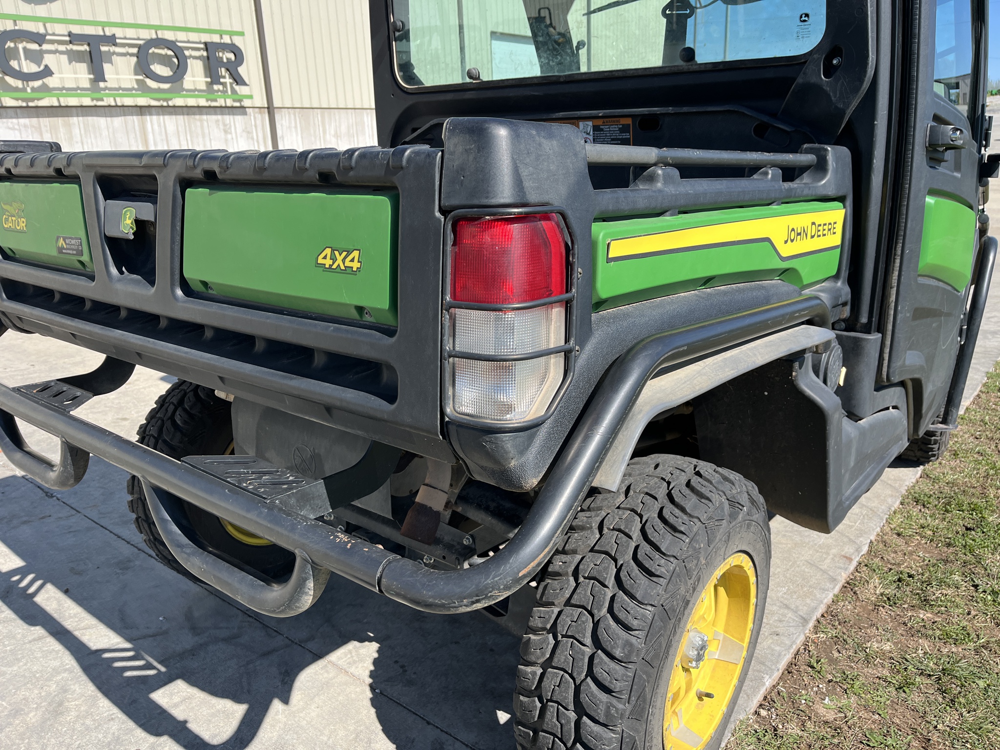  2023 John Deere XUV 835M at Heritage Tractor in Rogersville, MO