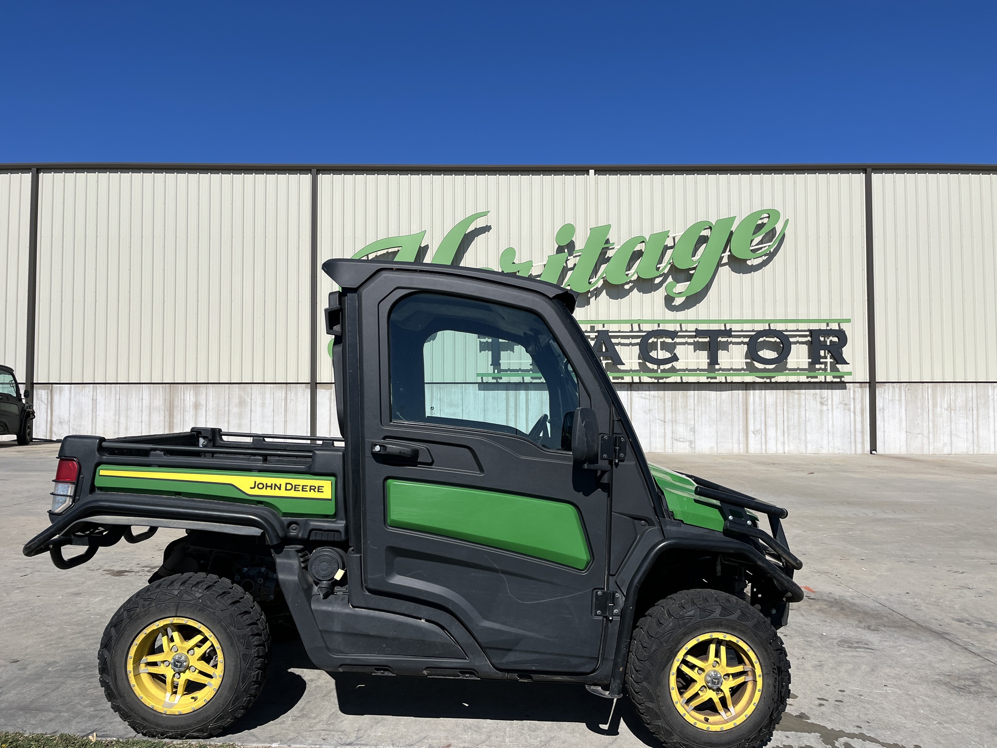  2023 John Deere XUV 835M at Heritage Tractor in Rogersville, MO
