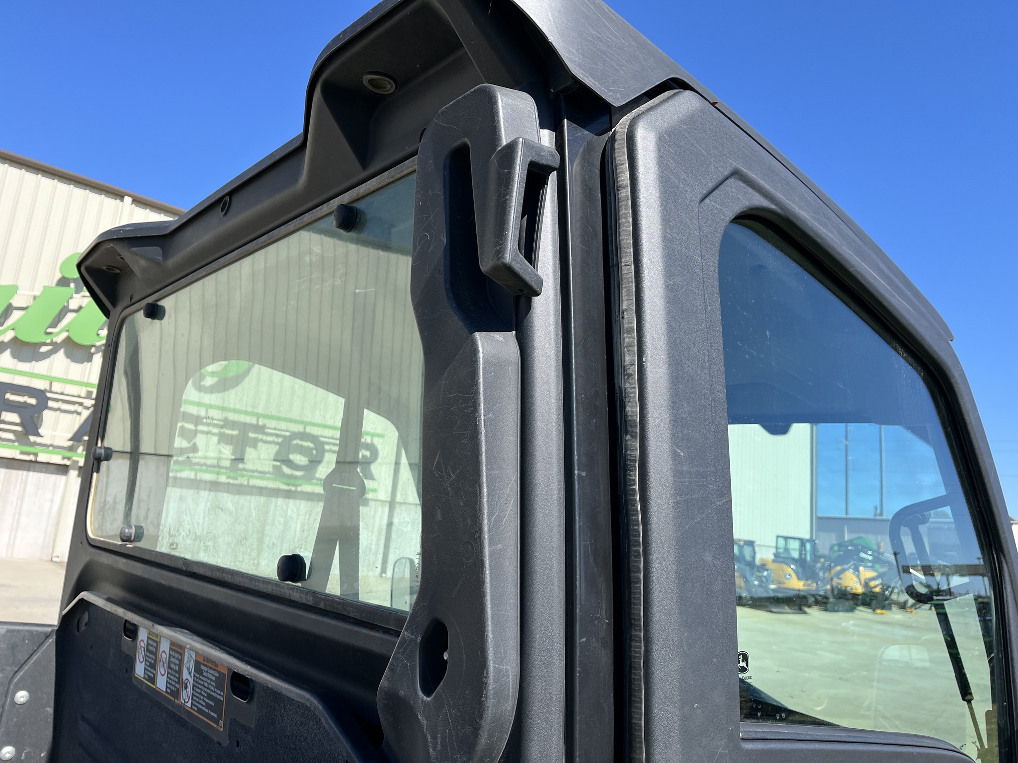  2023 John Deere XUV 835M at Heritage Tractor in Rogersville, MO