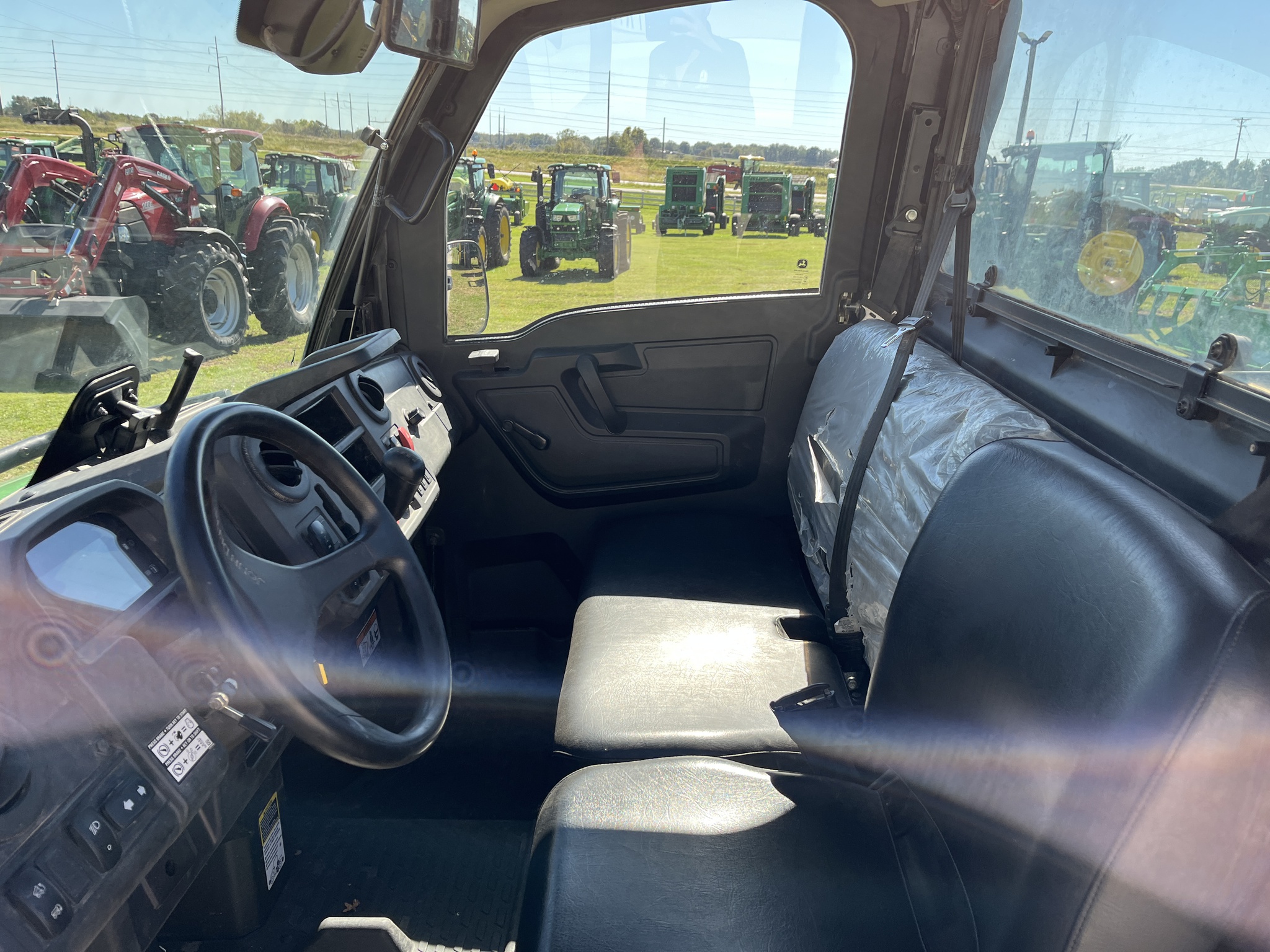  2023 John Deere XUV 835M at Heritage Tractor in Rogersville, MO