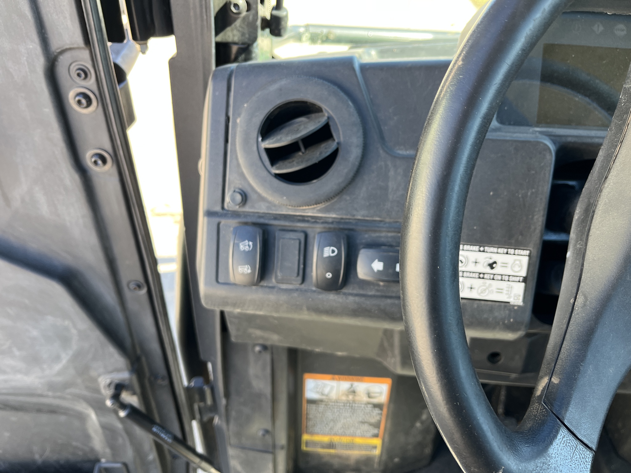 2023 John Deere XUV 835M at Heritage Tractor in Rogersville, MO