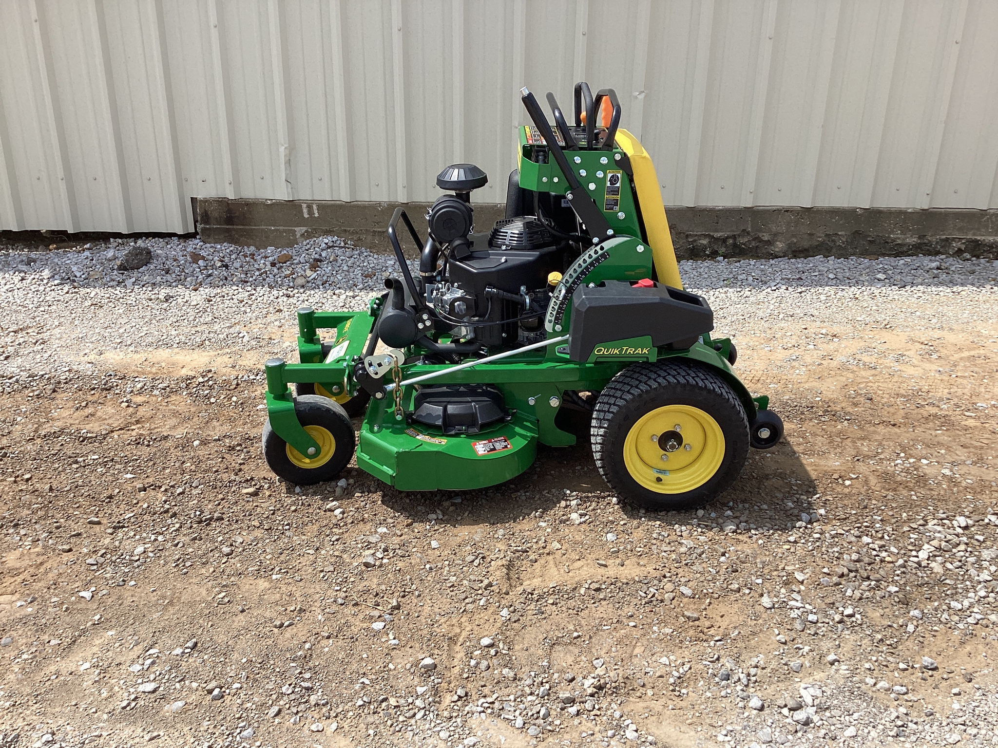 2024 John Deere Q810E Image 1