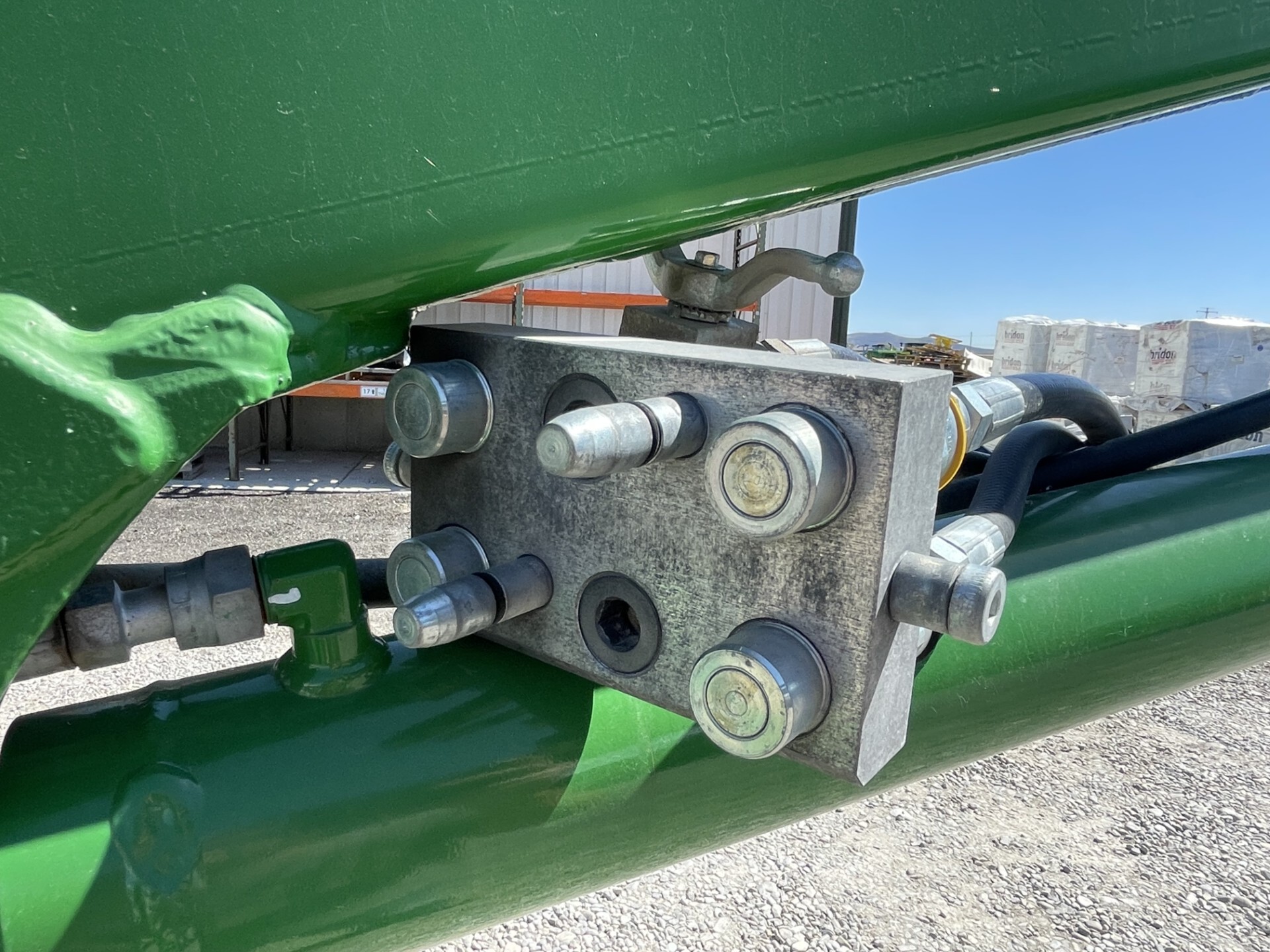 2013 John Deere H340 Image 11