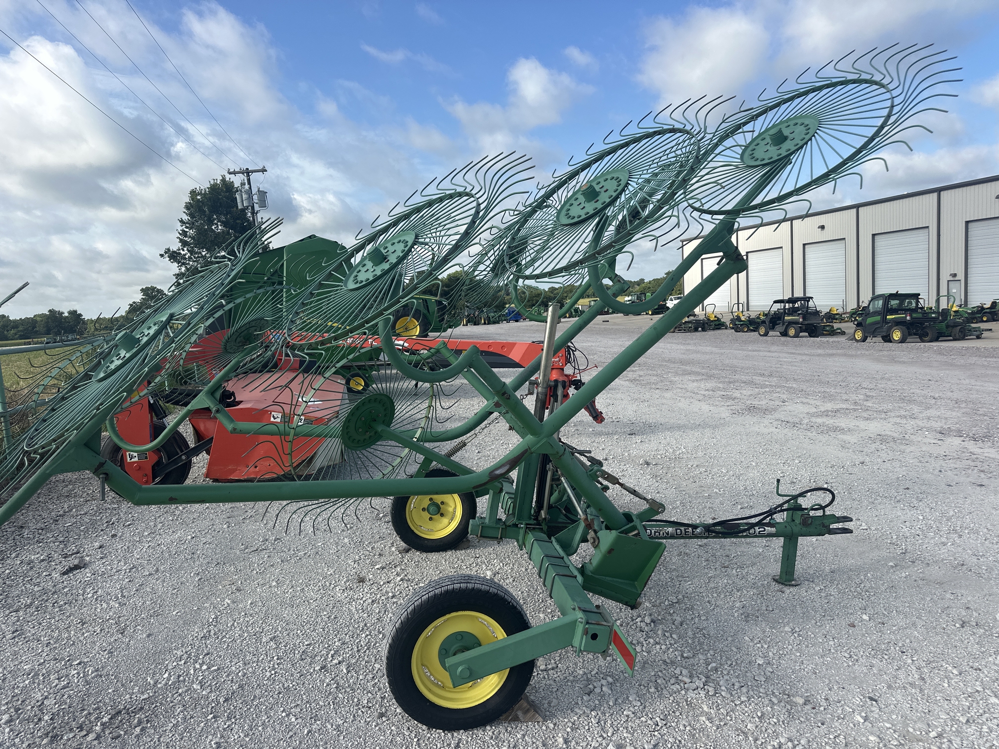2002 John Deere 702 Image 7