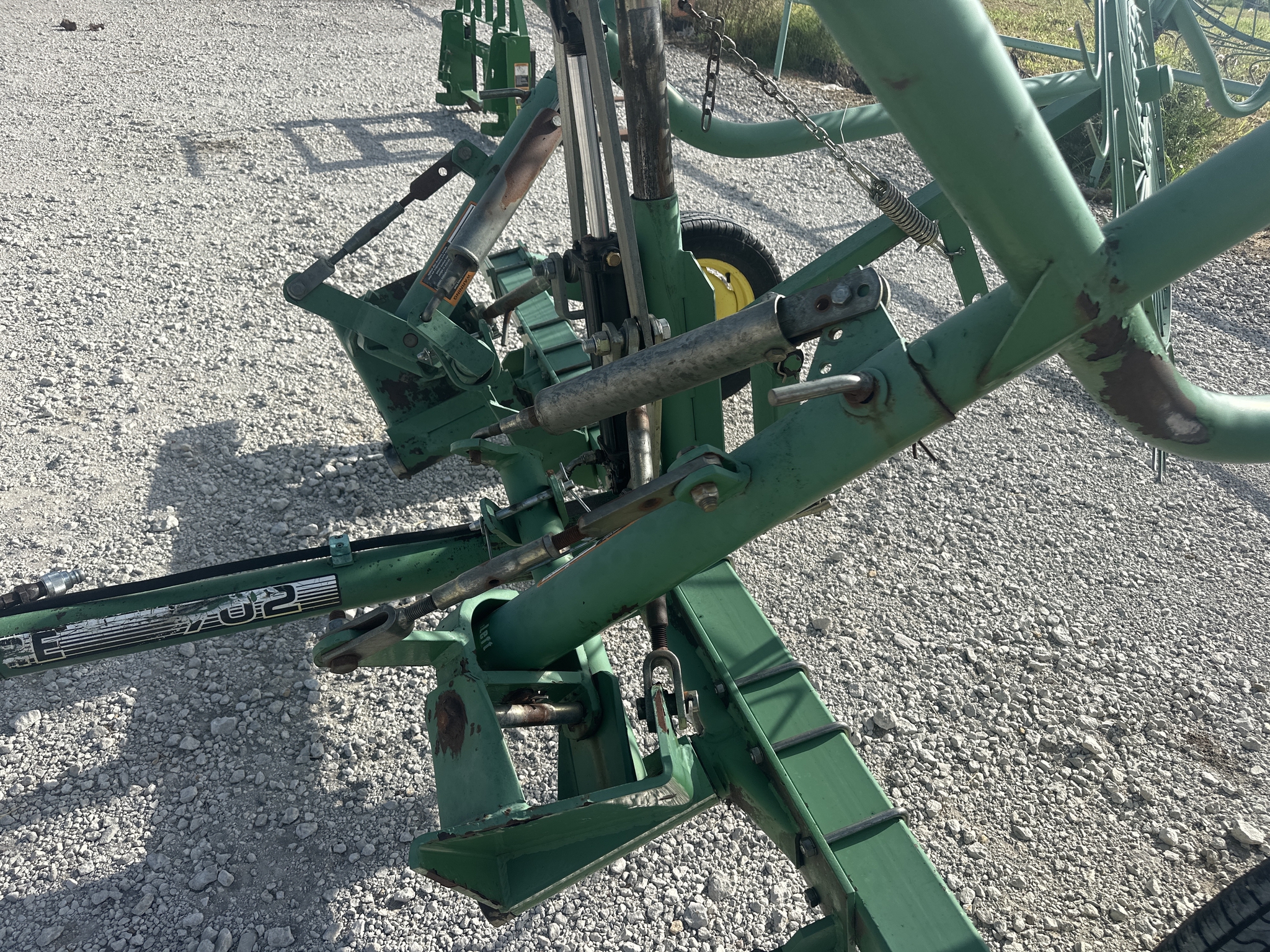 2002 John Deere 702 Image 15