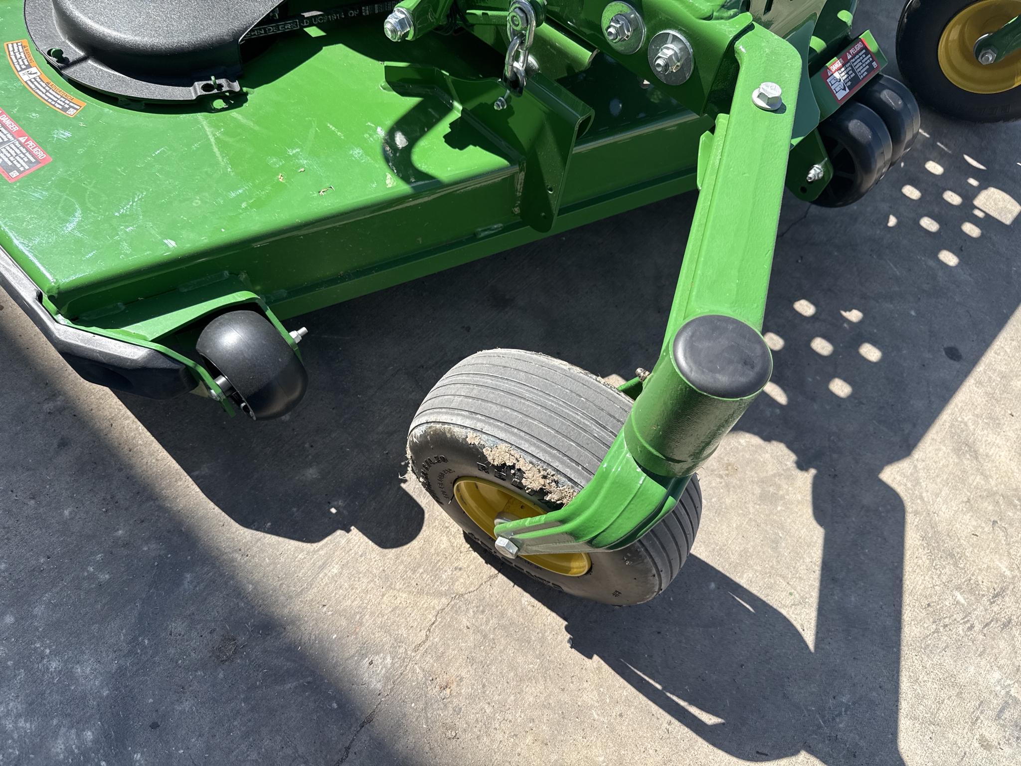 2025 John Deere Z950M Image 14