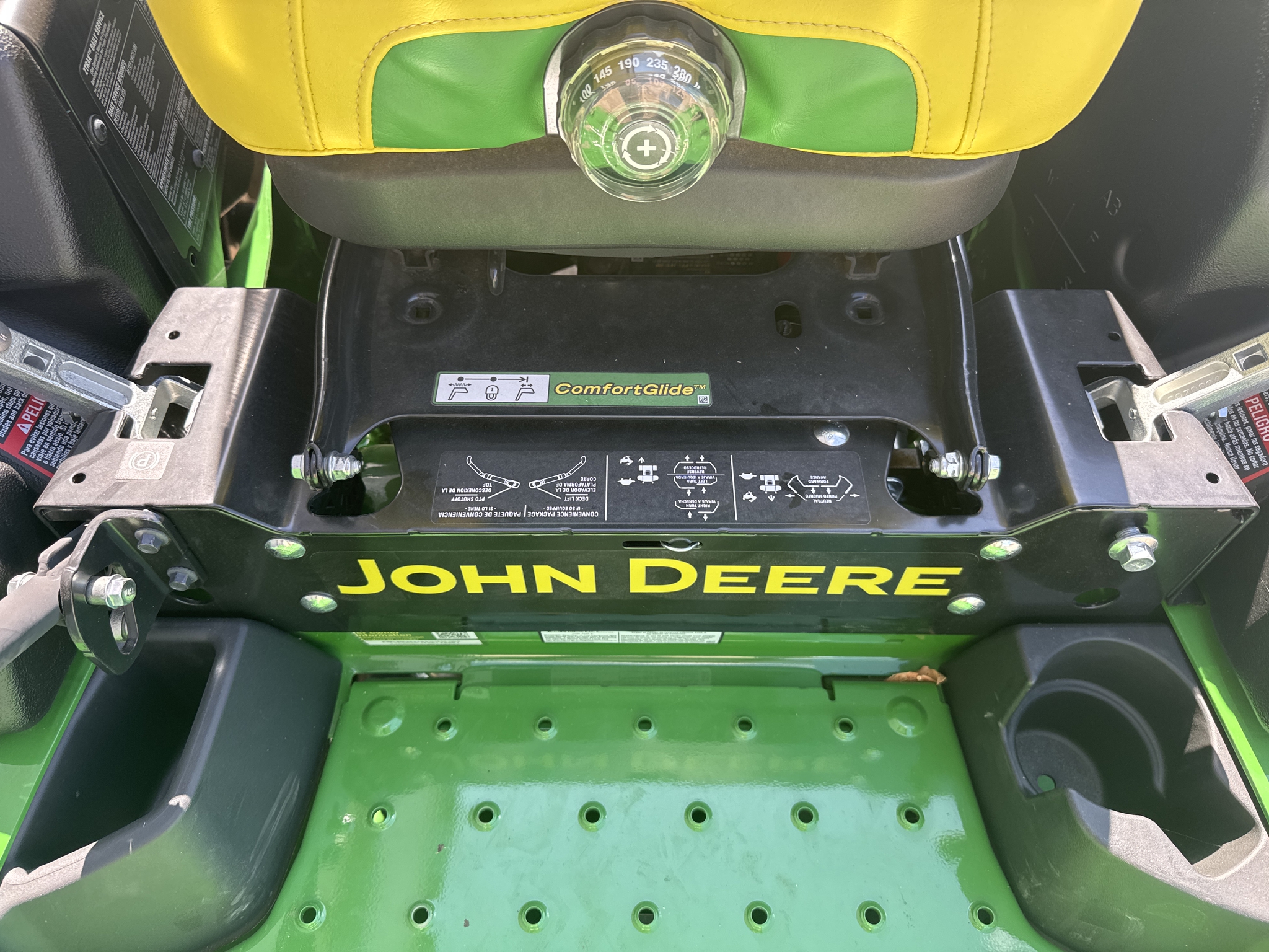 2025 John Deere Z950M Image 12