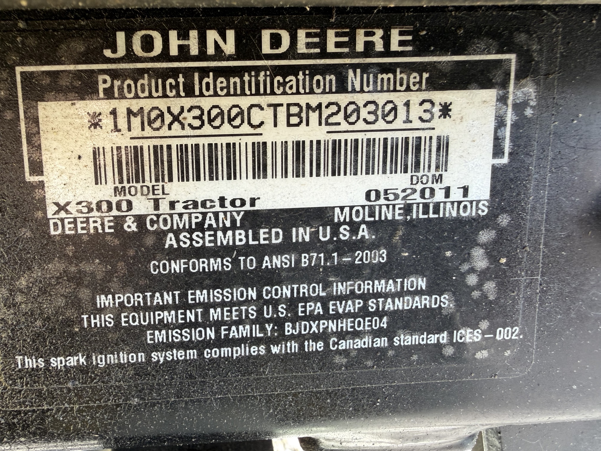 2011 John Deere X300 Image 12