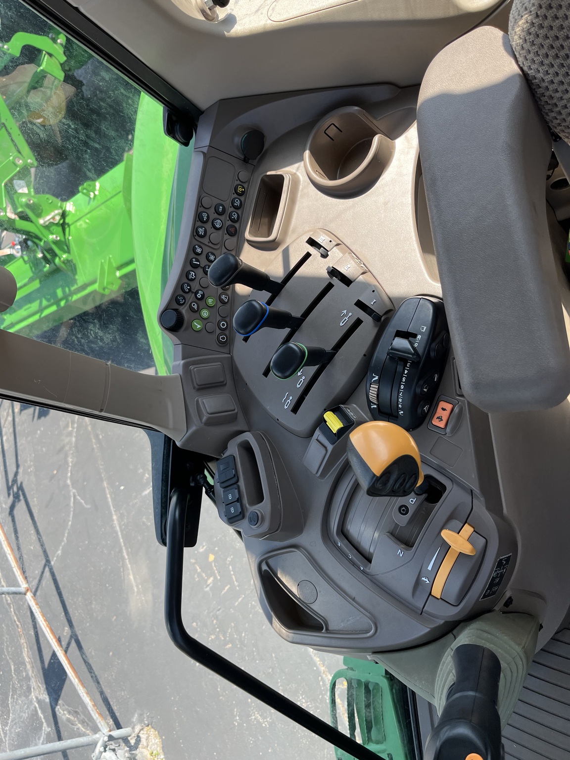 2024 John Deere 6130M Image 9