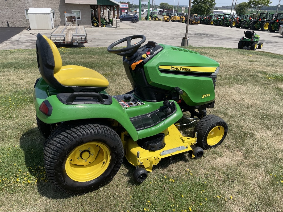 John Deere X570 Image 1