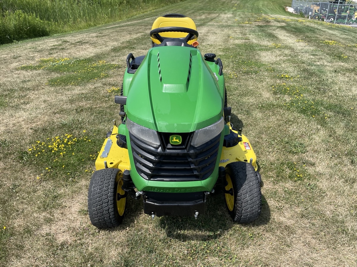 John Deere X570 Image 4