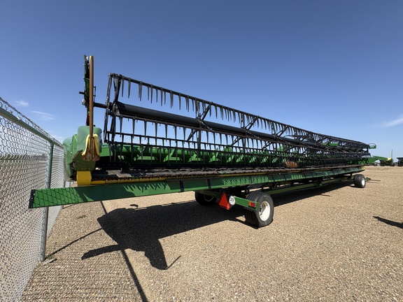 Used 2023 John Deere HD50R Combine Platforms at Horizon Ag & Turf in Lloydminster, AB - Photo2