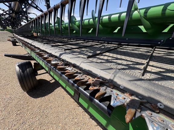 Used 2023 John Deere HD50R Combine Platforms at Horizon Ag & Turf in Lloydminster, AB - Photo6