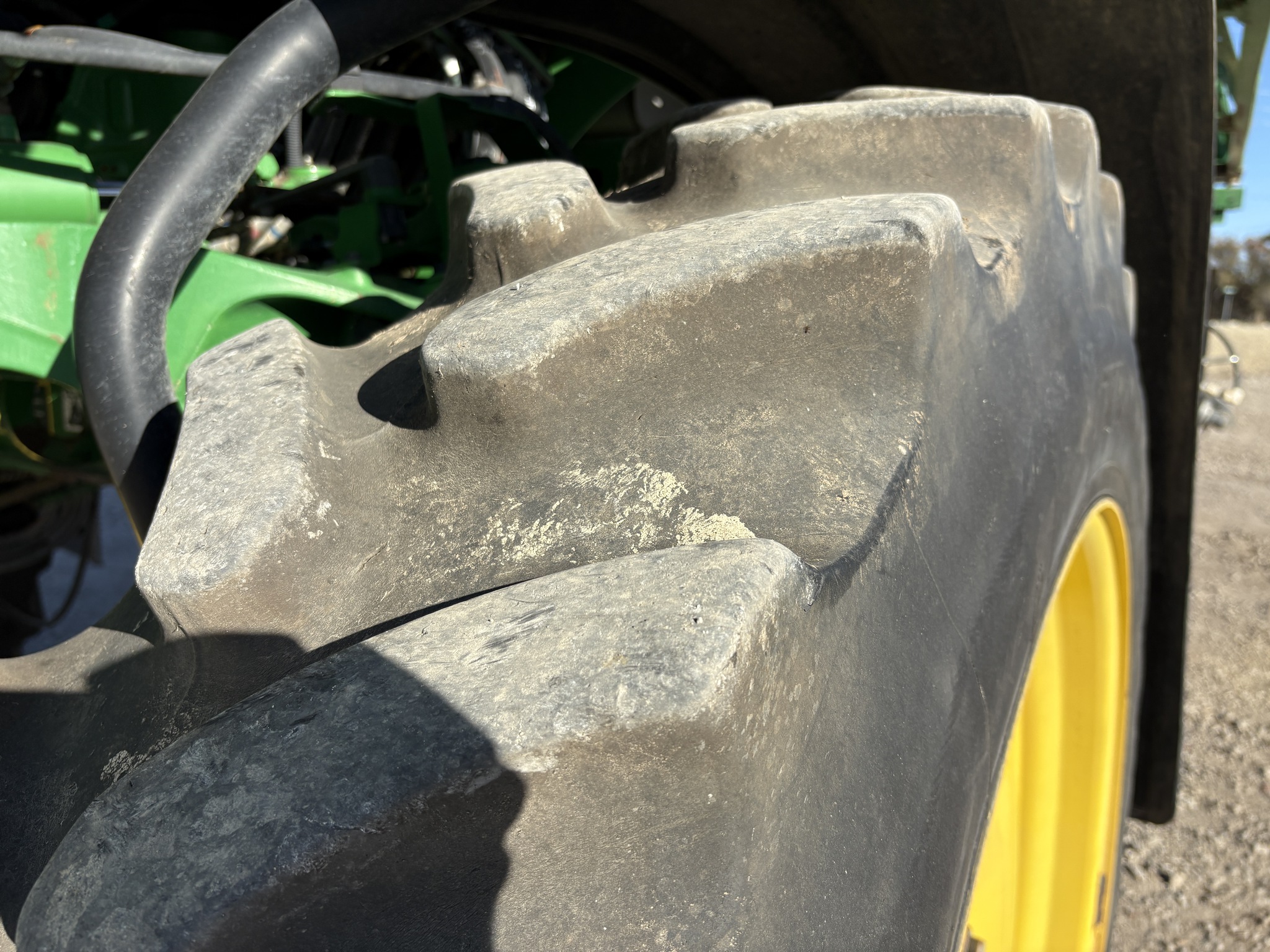2020 John Deere R4044 Image 12