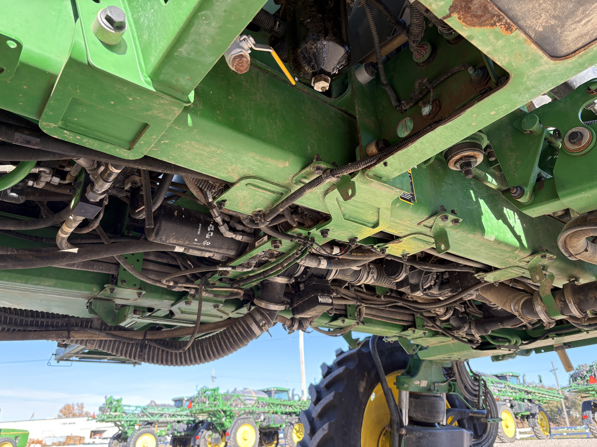 2020 John Deere R4044 Image 10