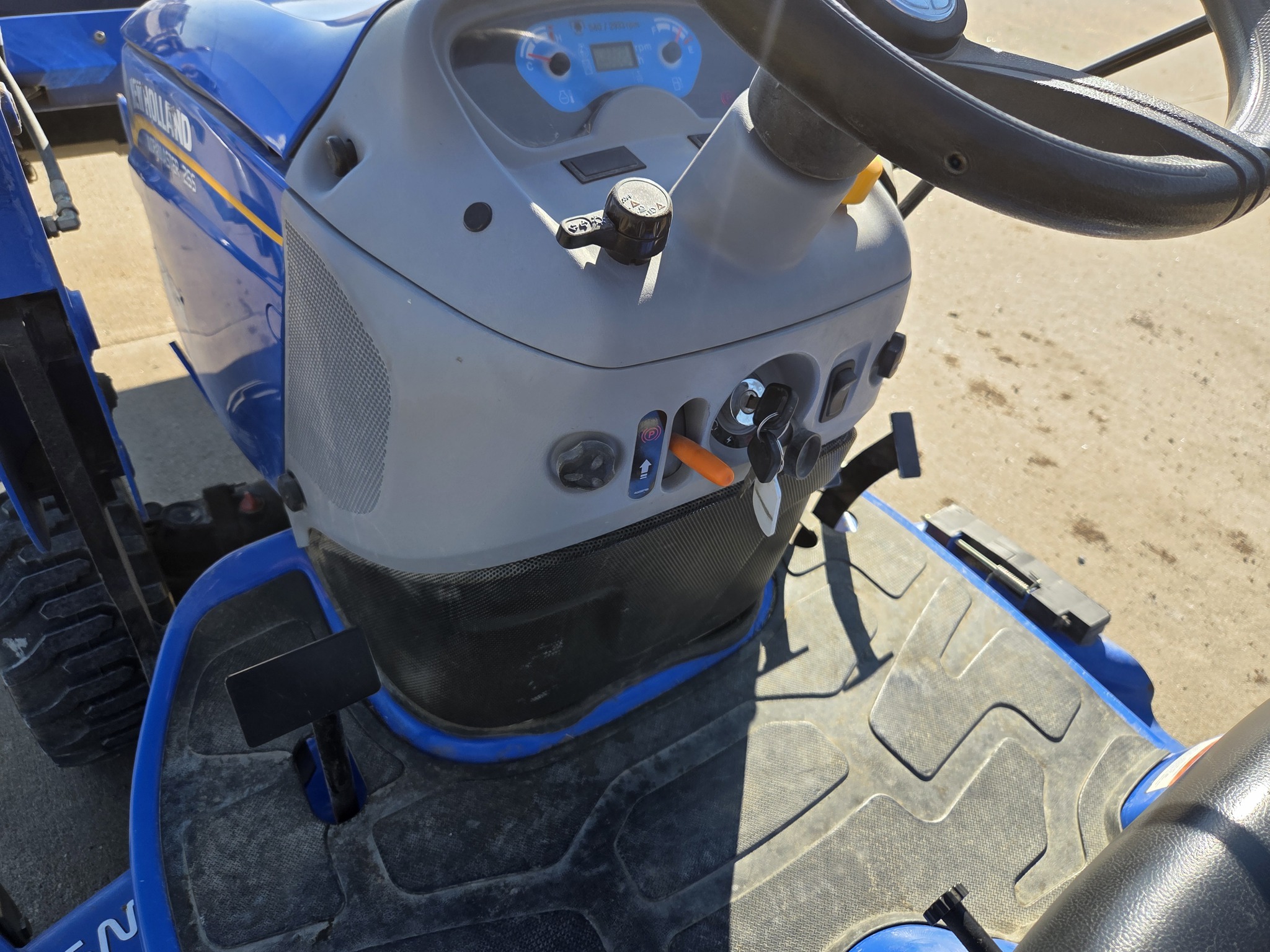 2018 New Holland Workmaster 25S Image 10