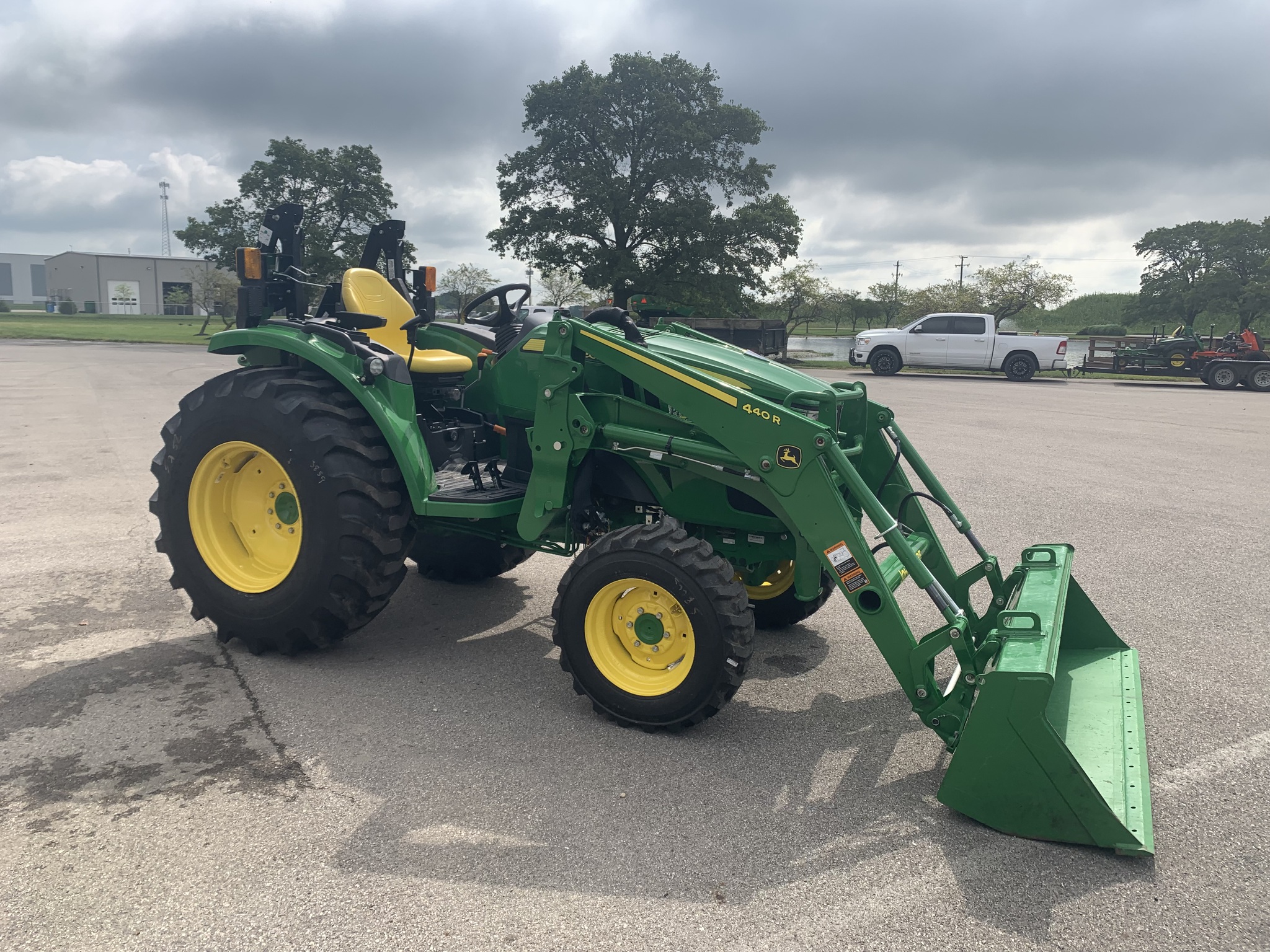 2024 John Deere 4044R Image 3