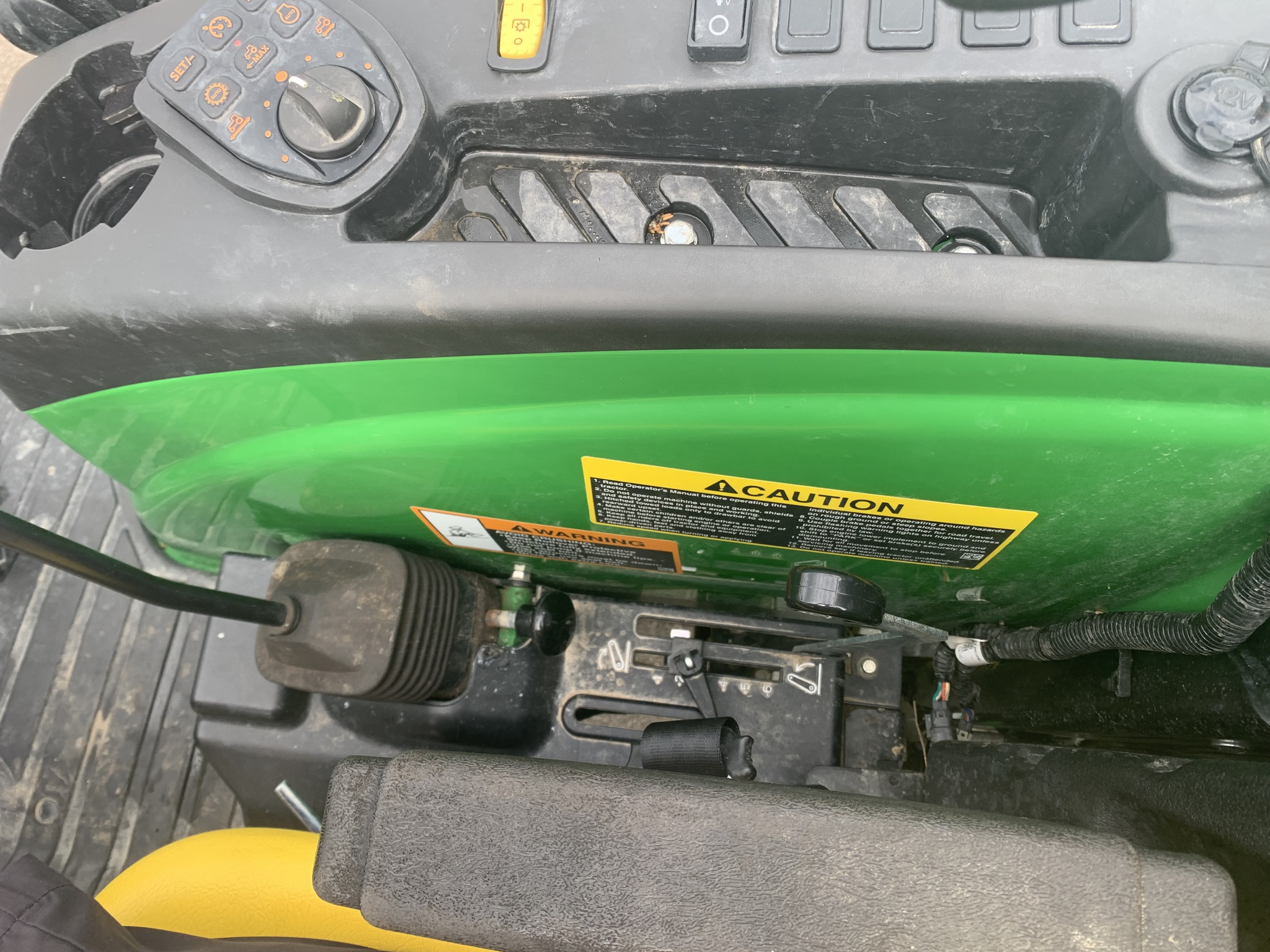 2024 John Deere 4044R Image 16