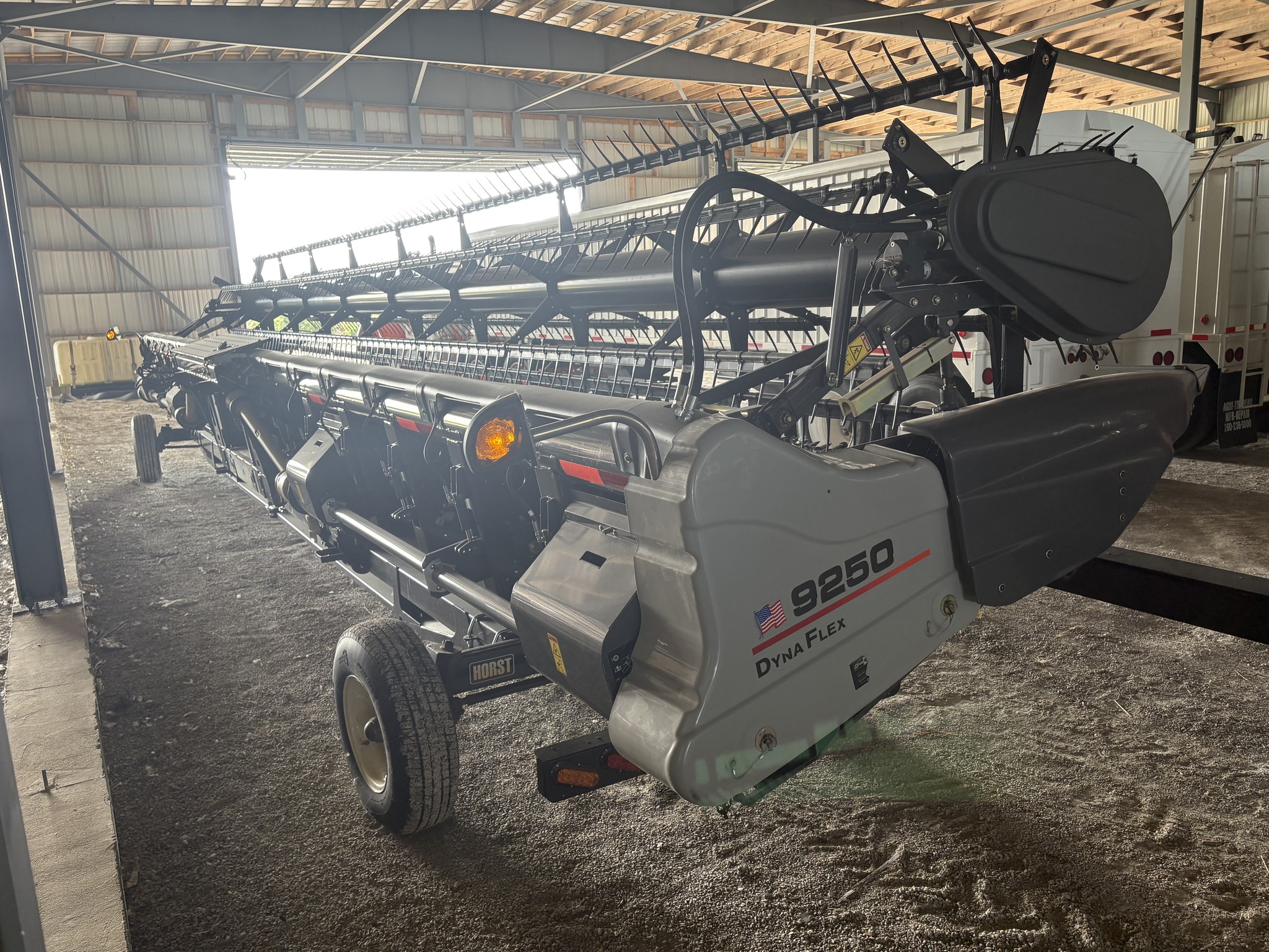 2013 Gleaner 9250-40 Image 13