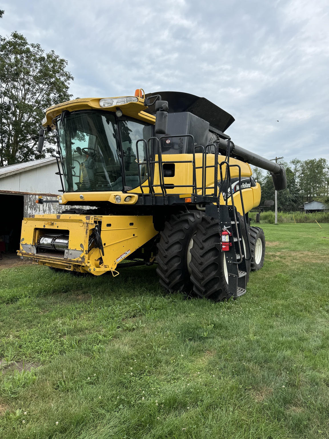 2004 New Holland CR960 Image 3