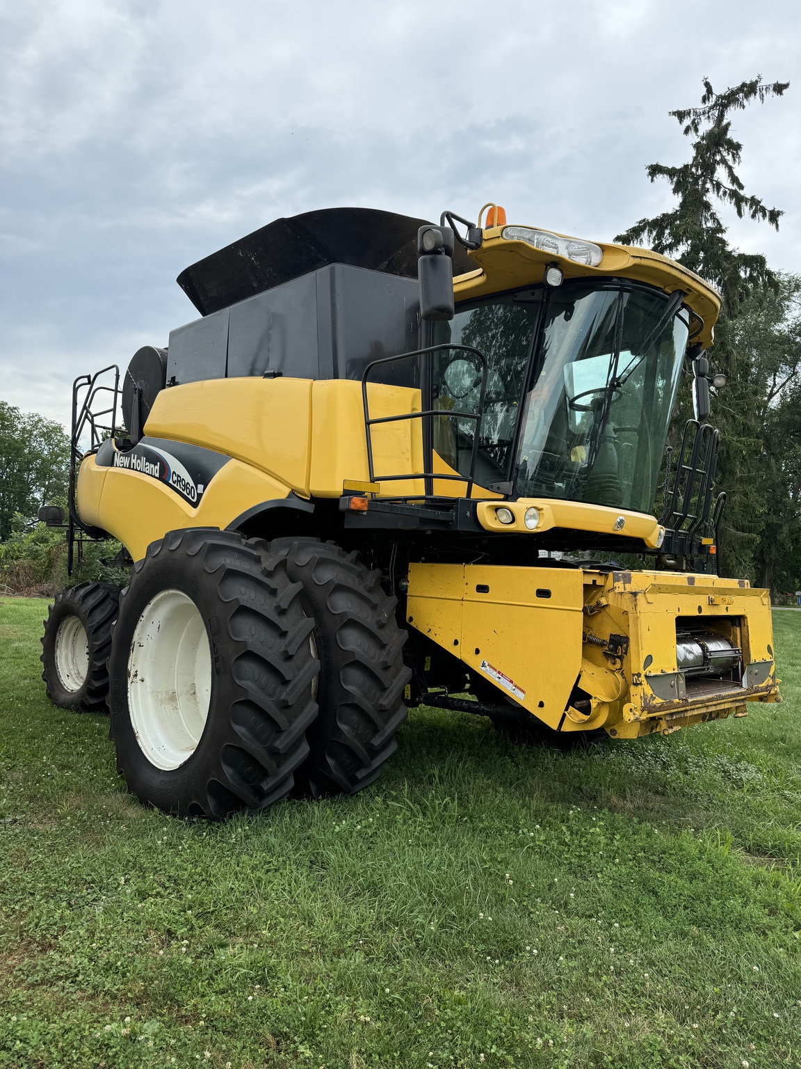2004 New Holland CR960 Image 1