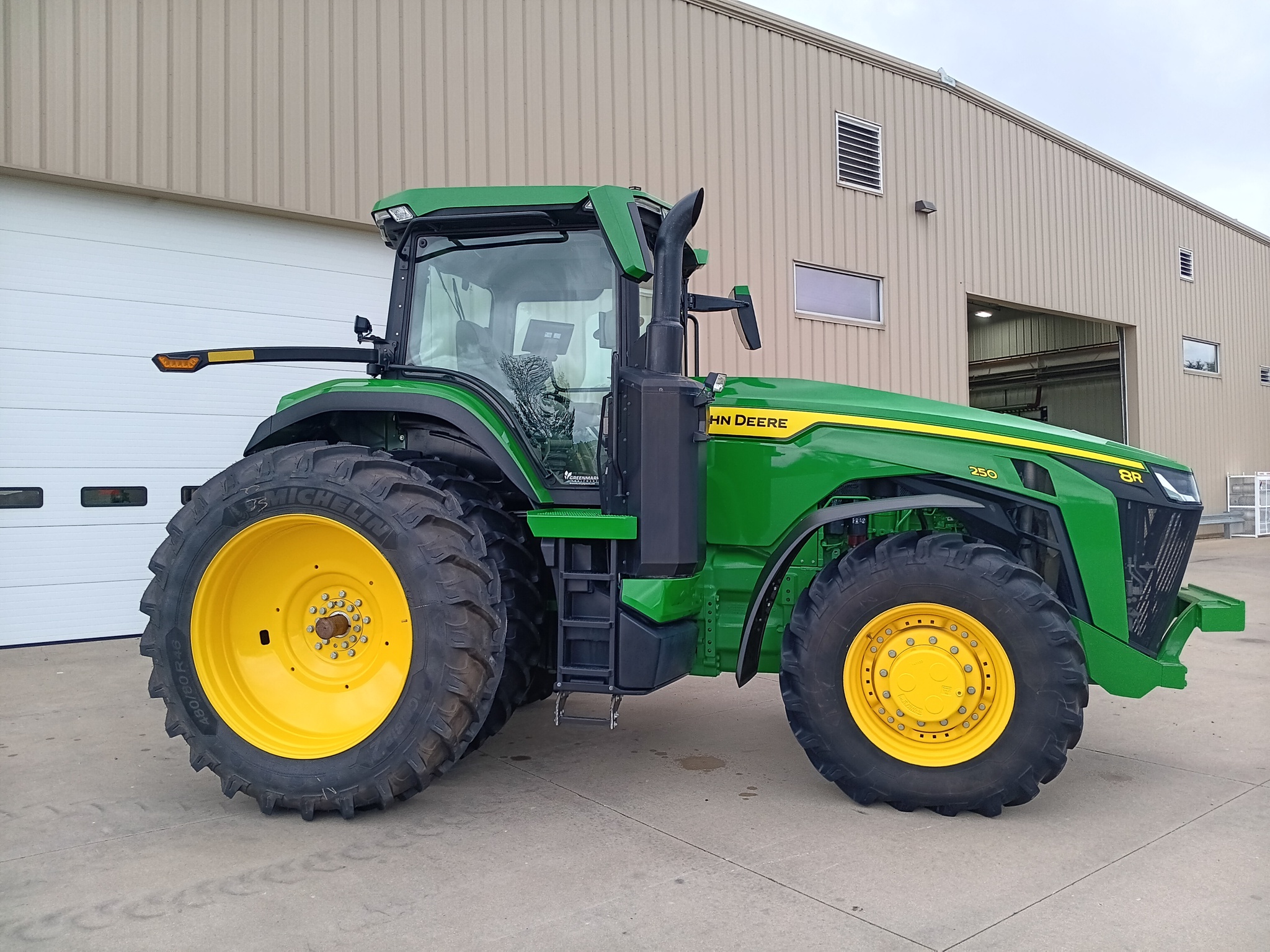 2024 John Deere 8R 250 Image 3