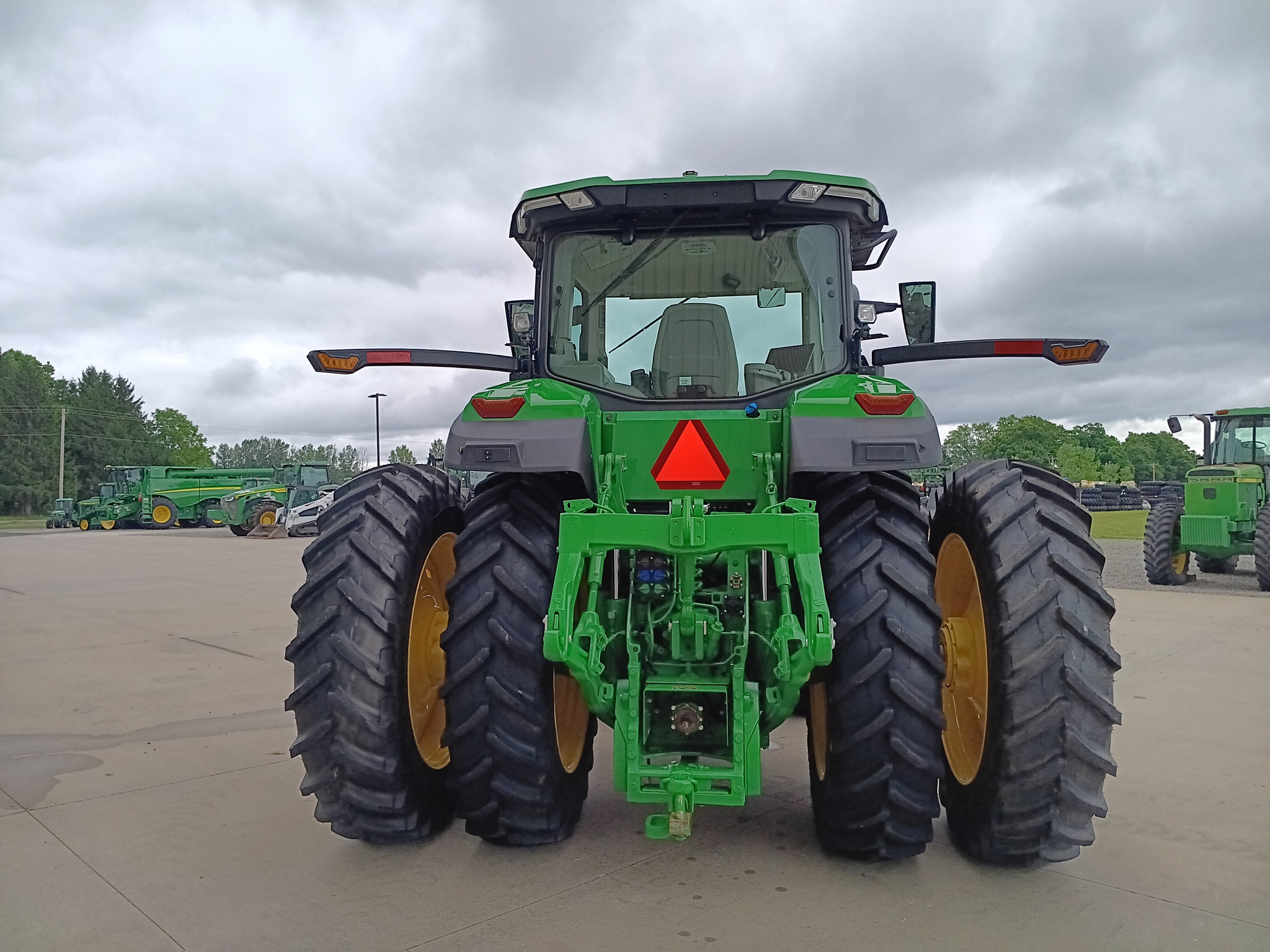 2024 John Deere 8R 250 Image 5