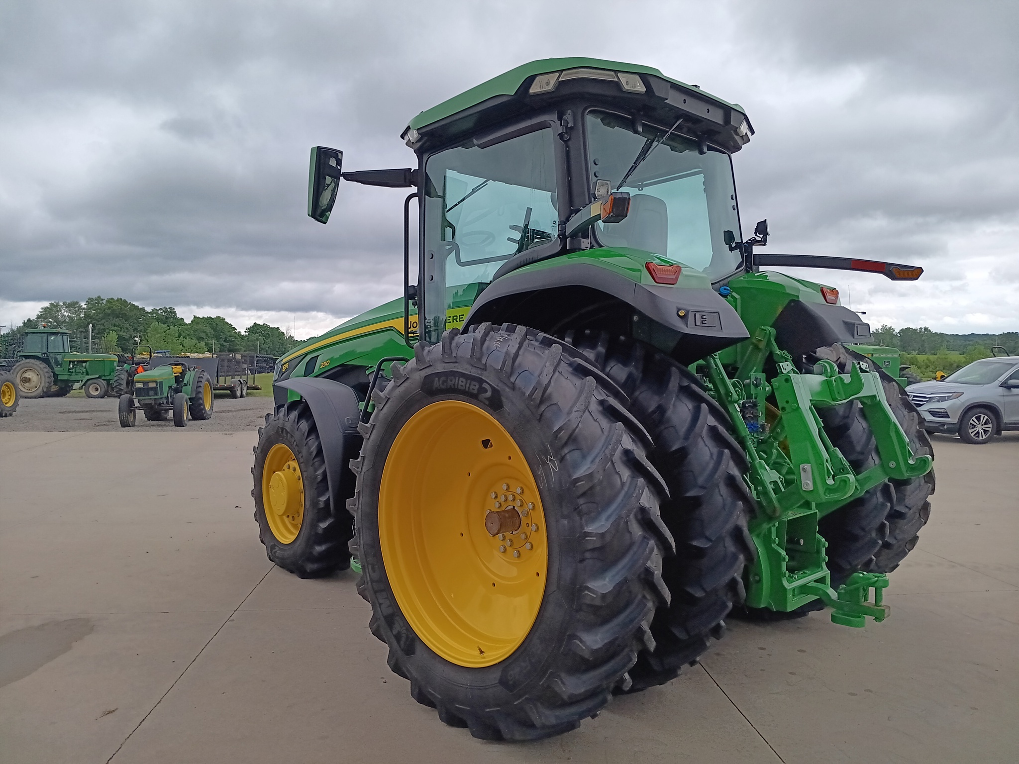 2024 John Deere 8R 250 Image 6