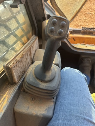 2023 John Deere 325G