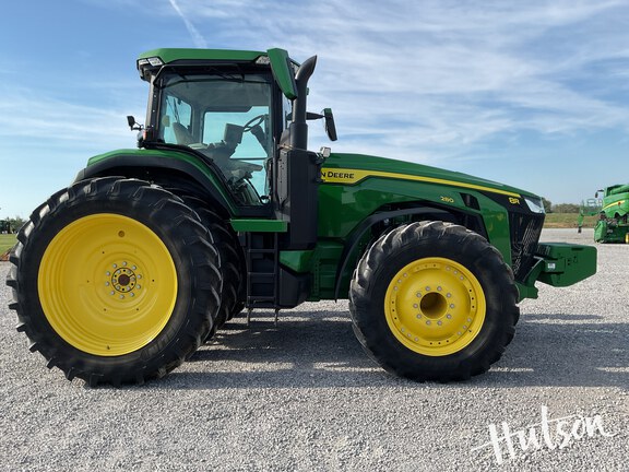 Photo of 2022 John Deere 8R 280
