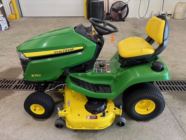 2017 John Deere X350 Image 3