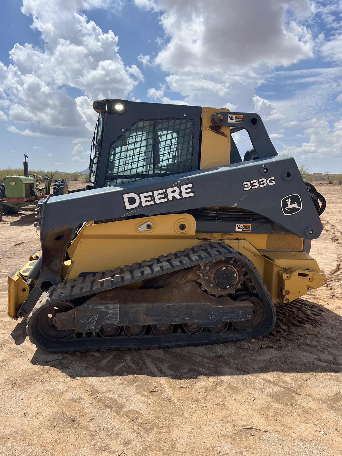 2019 John Deere 333G Image 3