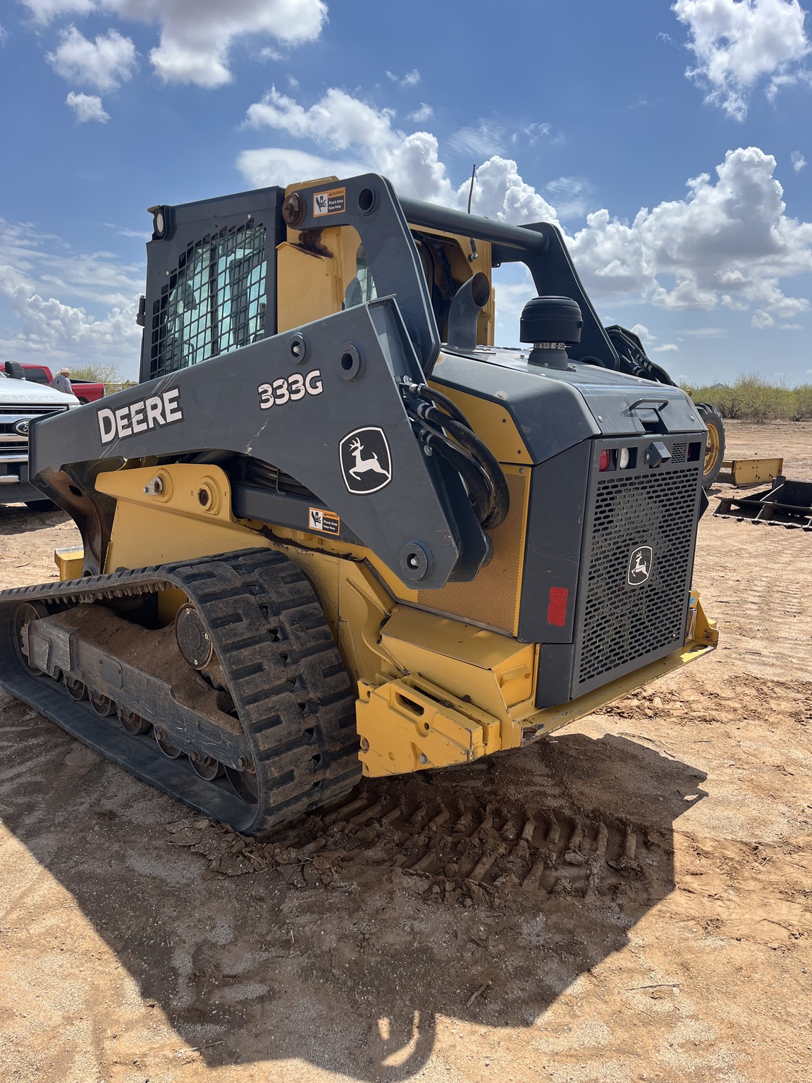 2019 John Deere 333G Image 4